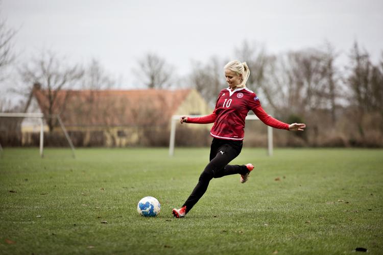 Modstand. Pernille Harder og resten af det danske landshold skal op mod Holland, Belgien og Norge ved EM. 