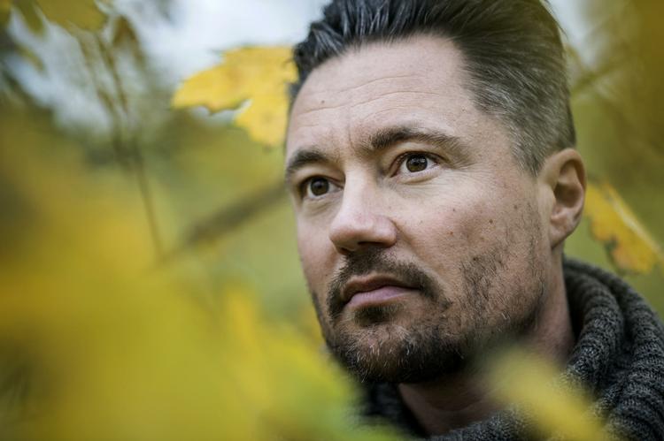 Poesi. Forfatter Thomas Rydahl er ude med ny poetisk realistisk roman. 