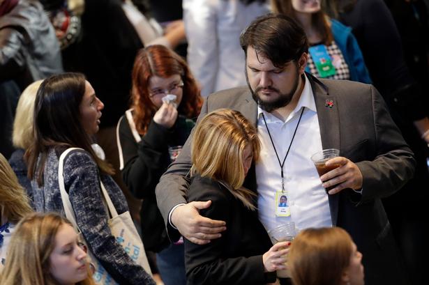 SKUFFELSE Festen i Jacob Javits-centret i New York mistede langsomt pusten efterhånden som stemmerne blev talt sammen. 