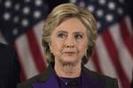 Nederlag. Hillary Clinton holdt onsdag morgen en følelsesladet tale for sine tilhængere. 