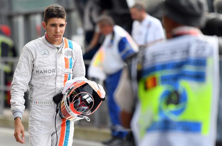 Ung. 20-årige Esteban Ocon har i denne sæson kørt syv grand prixer for Manor samt ageret reservekører for Renault. Tidligere i karrieren arbejdede han også som testkører fro Lotus. 