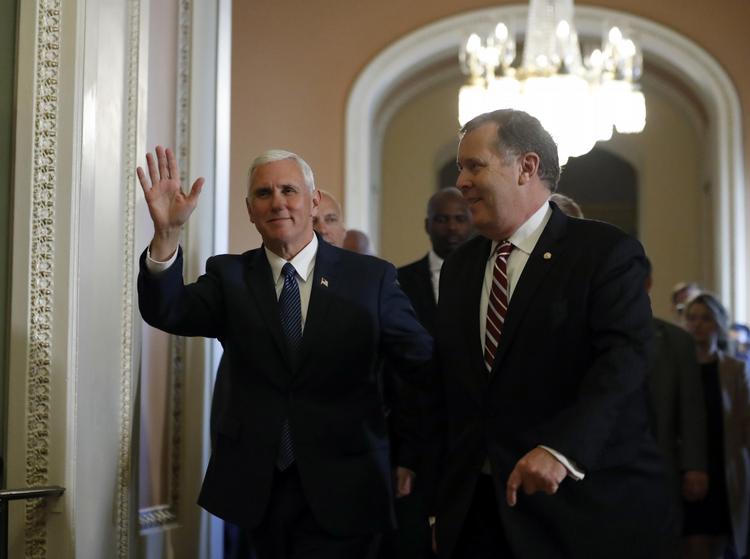 Leder. Kommende vicepræsident, Mike Pence, skal lede Donald Trumps overgangsteam. 