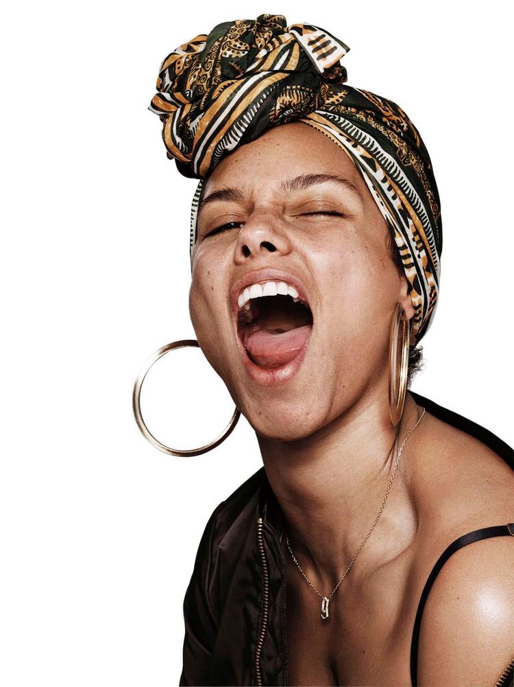 Økogospel. Alicia Keys protesterer på sit album, men der er ingen håndgranater i hendes sange. Pr-foto: Sony 