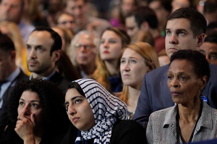mismod. Demokratiske græsrødder ser med bekymring på de valgresultater, som tidligere på ugen sendte Donald Trump til Det Hvide Hus og hans modstandere ud i en massiv identitetskrise. Foto: Frank Franklin/AP 
