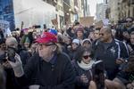Filminstruktøren Michael Moore var med i flokken. Ifølge sitet Politico efterlod han en besked hos dørmanden i Trump Tower om, at han gerne ville tale med den kommende præsident. Moore har kritiseret partitoppen i Det Demokratiske Parti hårdt for ikke at tage Trump-vælgernes problemer alvorligt. 
