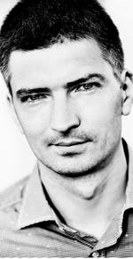 realist. Kim Blæsbjerg kommer viden om og verden rundt i sin bog. 