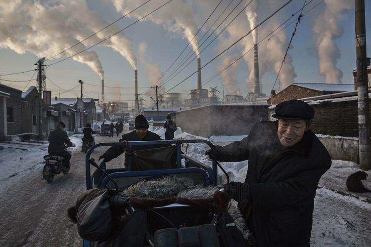 derfor. Det er blandt andet et reduceret kulforbrug i Kina, der betyder, at CO2-udslipper ligger på ændret niveau for tredje år i træk. 