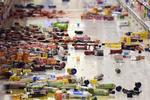 I New World-supermarkedet i Miramarbydelen i Wellington røg varerne af hylderne under jordrystelserne. 