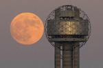 Reunion Tower, Dallas - og så månen. 