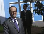 RØFFEL. Den franske præsident Hollande kom til klimatopmødet med en røffel til den nye amerikanske præsident. Han kan ikke forlade klimaaftalen, siger han. 