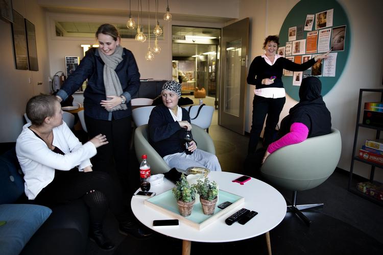 Kræftpatienter var i lommen på medicinalindustrien, da de udførte lobby før Kræftplan 4. (Arkivfoto, personerne på billedet har intet med historien at gøre) 