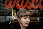 Gakket. Lea Marie Løppenthins metafordannelse er sprudlende original og får læseren til at klukke, mens det smertelige og kærlige trænger ind. Arkivfoto: Martin Lehmann 