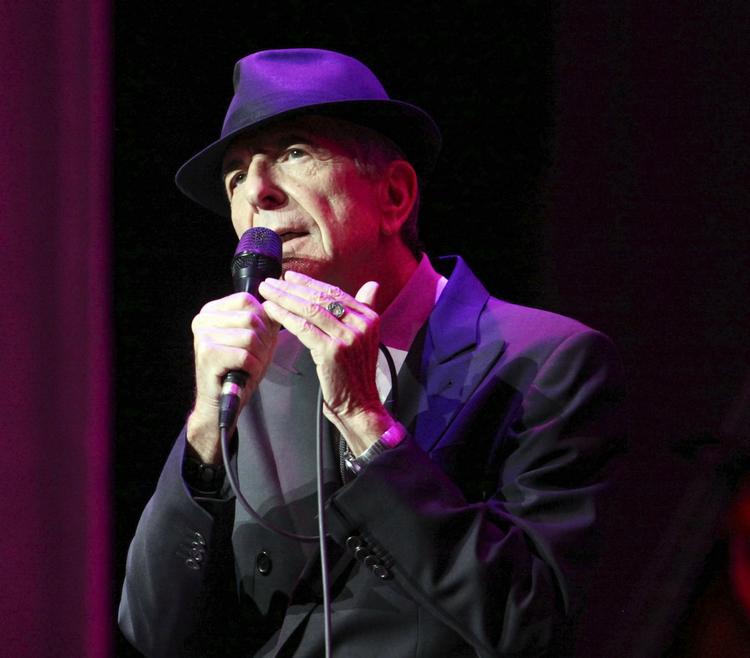 Uventet. »Leonard Cohen sov ind efter et fald midt om natten den 7. november«, siger manager Robert Kory ifølge The Guardian. 