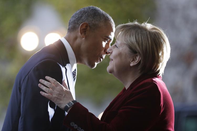 Nærkontakt. På pressemødet sagde Barack Obama, at han personligt ville stemme på Angela Merkel ved det tyske valg, hvis han var tysk statsborger. 