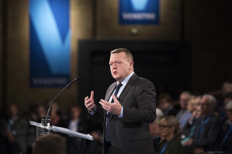 invitation. Lars Løkke Rasmussen inviterede på Venstres Landsmøde Konservative og Liberal Alliance ind i regeringen. 