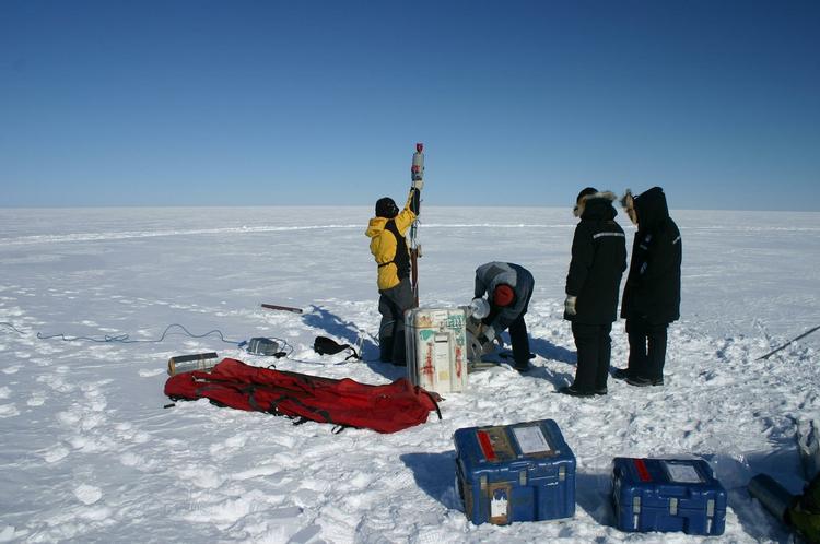 Ødemark. Under indlandsisen ligger Camp Century. Billedet er fra den ekspedition i 2010, hvor William Colgan første gang besøgte området for at tage boreprøver af isen. 