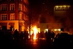 Efter sidste weekends uroligheder i København afviser politiet udenlandske aktivister ved grænsen til Danmark. 