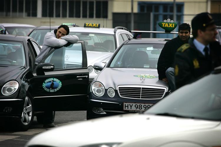 Der er blevet længere mellem taxaerne i store dele af landet. Skadeligt, mener borgmester i Kalundborg. Foto: Jens Dresling Foto: DRESLING JENS/POLFOTO
