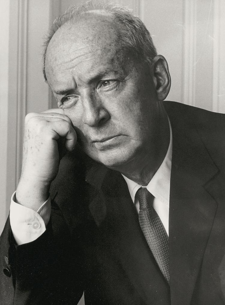 Vladimir Nabokov på foto fra 1960, fem år efter, at den russisk-amerikanske forfatter fik sit gennembrud med romanen 'Lolita'. Nabokov døde i 1977, 78 år gammel. Foto: FEHR,GERTRUD/ALINARI