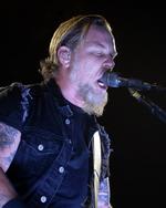 James Hetfield., som den store, loyale fanskare kender ham,  en klippe af tilkæmpet maskulin ro i front for Metallica. Her i 2008 på californisk hjemmebane. Foto: PAUL CONNORS/AP