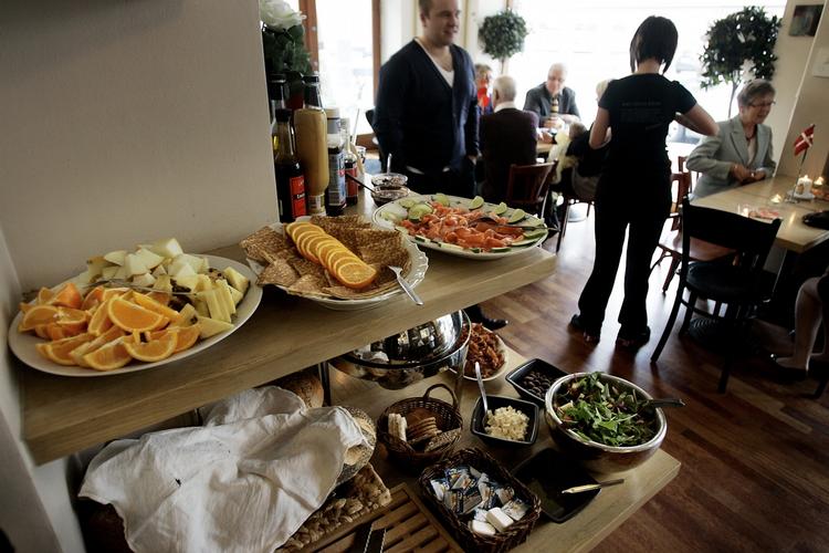 Brunch behøver ikke være en dyr fornøjelse. Ibyen guider til brunch under 100 kroner. Foto: Finn Frandsen/POLFOTO