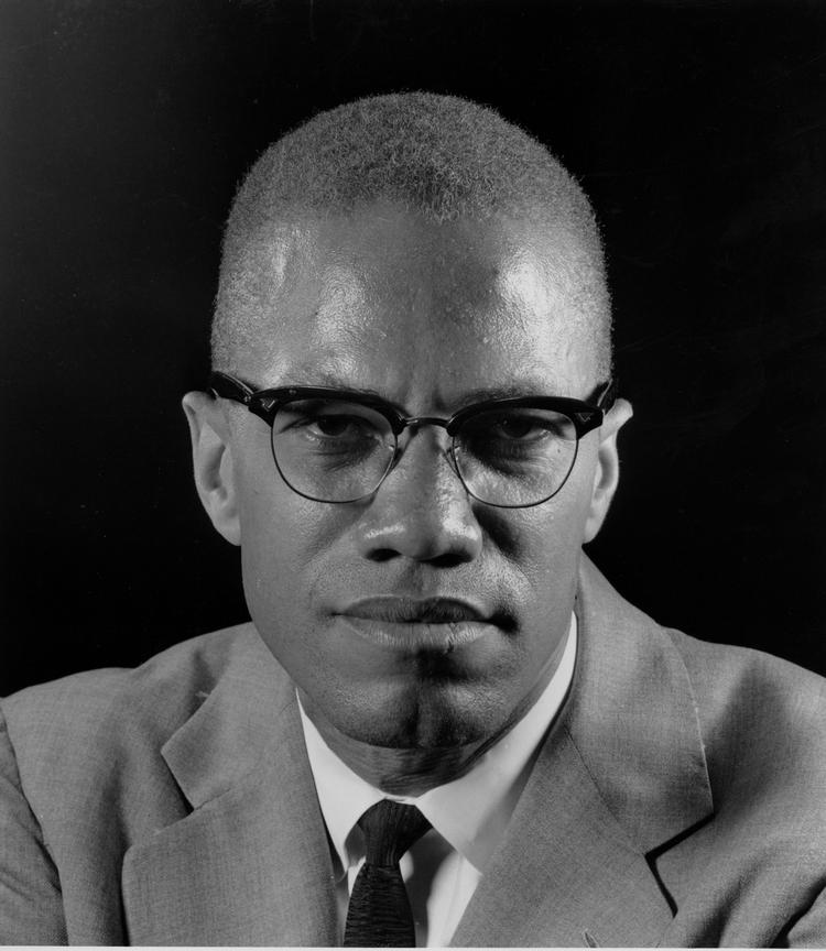 Myrdet. Malcom X blev skudt i 1965, mens han holdt en tale. Foto: EDDIE ADAMS/AP