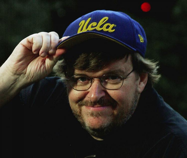 Amerika mangler svar. Michael Moore lover at komme med dem. I morgen.  