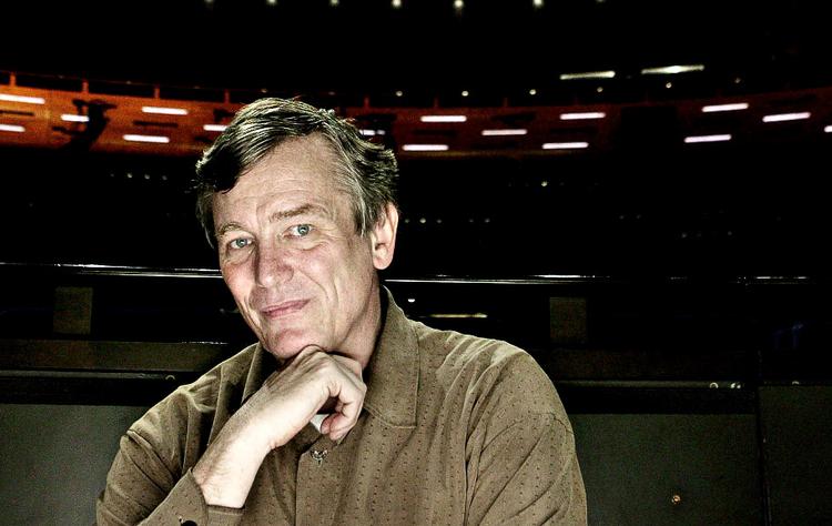 Vred. Vores samfundsform er på spil, når der skæres voldsomt ned på kulturstøtten som nu i Holland. Det mener den tidligere musikchef for Det Kongelige Teater Michael Schønwandt, der nu er chef for Det Hollandske Radiokammerorkester. Arkivfoto: Martin Lehmann 