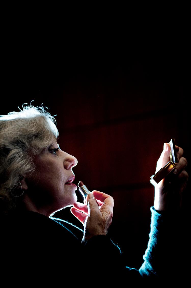 I 1973 skrev Erica Jong 'Luft under vingerne'. Lige siden har hun været på en international mission for kvindefrigørelse og lige rettigheder. Martin Slottemo Lyngstad