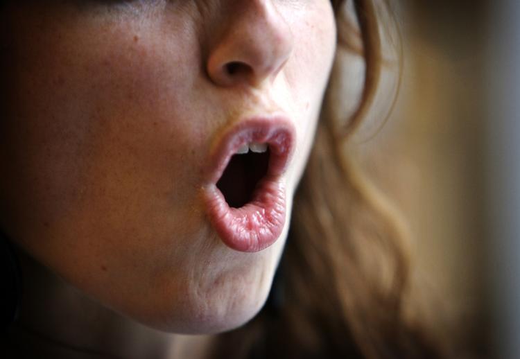 Sgu! De sproglærde angiver flere grunde til at slette 'sgu' som bandeord. Blandt andet, at ordet ikke længere står alene som udråbsord. De færreste råber det således højt, når de slår sig, lyder argumentet. Jens Dresling (arkiv)/POLFOTO