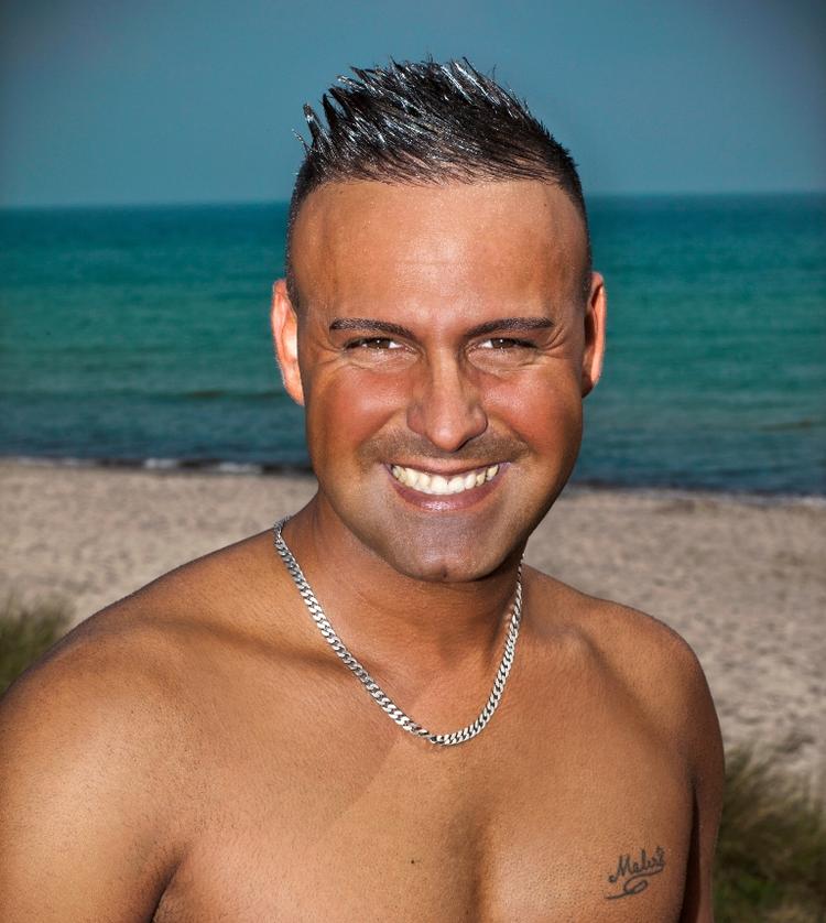  Walid, alias Knaldperlen fra 'Kongerne af Marielyst', er sammen med kammeraten Martin 'Dolken' på tur rundt i Danmark. Foto: Sille Serup og Lotta Lemche, SBS (arkiv)