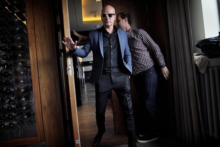 »Thomas Blachman fra X-Factor, som kommer ind med armene i vejret, er en oppustet ballon, der går foran en mere privat side af mig. Det er en nødvendighed for at kunne bibeholde ting, som ikke rager andre«. 