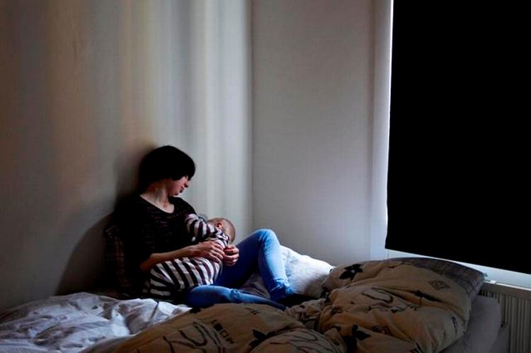 En kamp. Mange danske forældre kender til den daglige kamp, det kan være at få barnet til at sove. Omdiskuteret metode kaldes både 'effektiv' og hjerteløs'. JACOB EHRBAHN