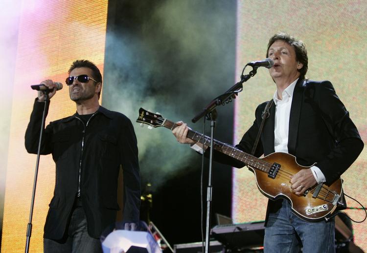 På scenen med George Michael under Live 8 koncerten i Hyde Park i London, 2005. 