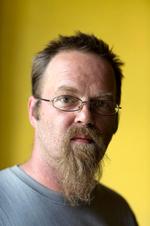 HVEM-HVAD-HVOR: Robert Nielsen. Omdiskuteret kontanthjælpsmodtager. En række folkeskoler og efterskoler på Fyn. 