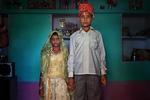 Indien. Kishore  på 13 år og hans nybagte brud Maya på 8 år. 