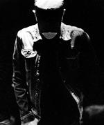 brudt Tavshed. I dag udkommer  Scott Walkers blot fjerde album, siden hans  et-album-om-året-produktivitet tørrede ud i 1974. 'Bish Bosch' efterfølger 'Tilt' (1995)   og 'Drift' (2006). Foto: Jamie Hawkeswort (PR)