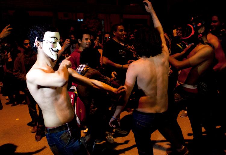 Dansetrends fra internettet har ofte fundet vej til Danmark. Særligt 'Harlem Shake', som vist på billedet, gjorde sit indtog, da den gik viralt på YouTube i 2013. Foto: AP 