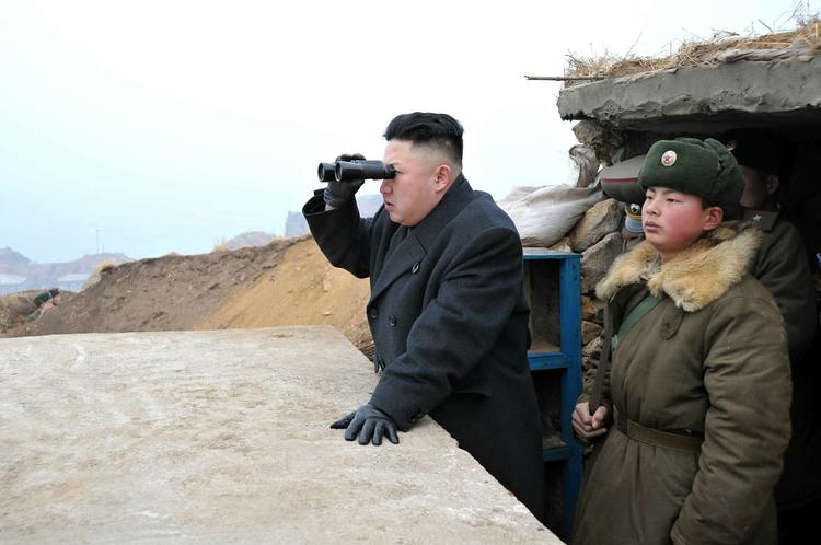 Angrebslysten. Den nordkoreanske leder, Kim Jong-un, retter blikket mod Sydkorea. 