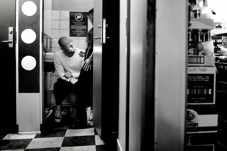 Orgi-e. Den 33-årige rapper går altid på toilettet som det sidste, inden han går på scenen: »For lissom at skide nervøsiteten ud, ikk'«. Spiller på Arena søndag 7. juli kl. 18.30. 