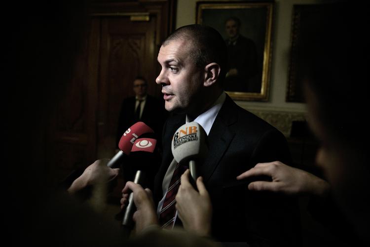 Dong. Det er ikke kun politikerne, der har sovet i timen. Det har vi også på Politiken, når det gælder den journalistiske dækning af sagen. Foto: Joachim Adrian (arkiv) 