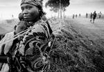 Internationalt. En mor og hendes barn ved en Røde Kors-lejr ved grænsen mellem Tanzania og Rwanda. Fotografiet er taget af Jan Grarup i april 1994. Foto: Jan Grarup