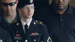 Bradley Manning på vej fra et retsmøde i sagen mod ham i 2013. Siden har han skiftet køn og kalder sig nu Chelsea Manning. 