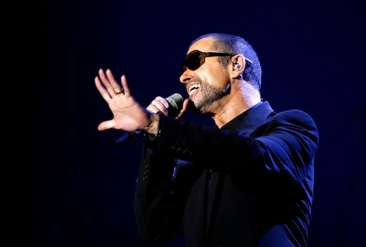 Symfonipop. George Michael drog for nogle år siden på turné med et symfoniorkester, og resultatet er nu udkommet på plade. 