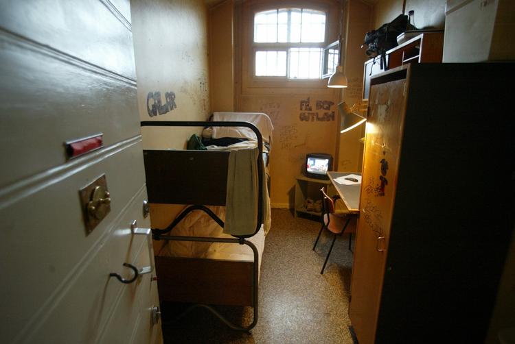 Vold. For en måned siden blev en mand overfaldet i sin celle på Vridsløselille. Han fik kraniebrud og måtte efterfølgende sys med 30 sting. THOMAS SJØRUP (arkiv)/POLFOTO