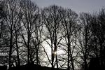 Vinter. Mandag vil temperaturen ligge mellem to og fem plusgrader, men ligesom i den forgangne weekend vil det føles væsentligt koldere, hvis man stiller sig ud i den kølige vind. 