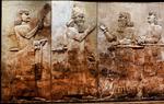 Antikvitet. På det irakiske nationalmuseum i Bagdad hænger denne relief. Det er bl.a. genstande som denne, eksperter frygter, at IS videresælger til internationale samlere. Foto:  AP/Hadi Mizban