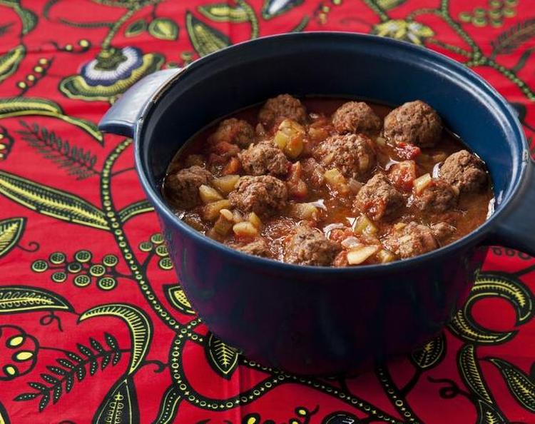 Blød mad. Høkassekogning er specielt godt til tilberedning af mad med meget væske, som skal koges mørt. Gryderetter, supper, kartoffelmos, bindevævsrigt kød og kødboller. Morten Holtum