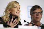Cate Blanchett ses her sammen med instruktør Todd Haynes i forbindelse med premieren på filmen 'Carol' i Cannes i 2015.  