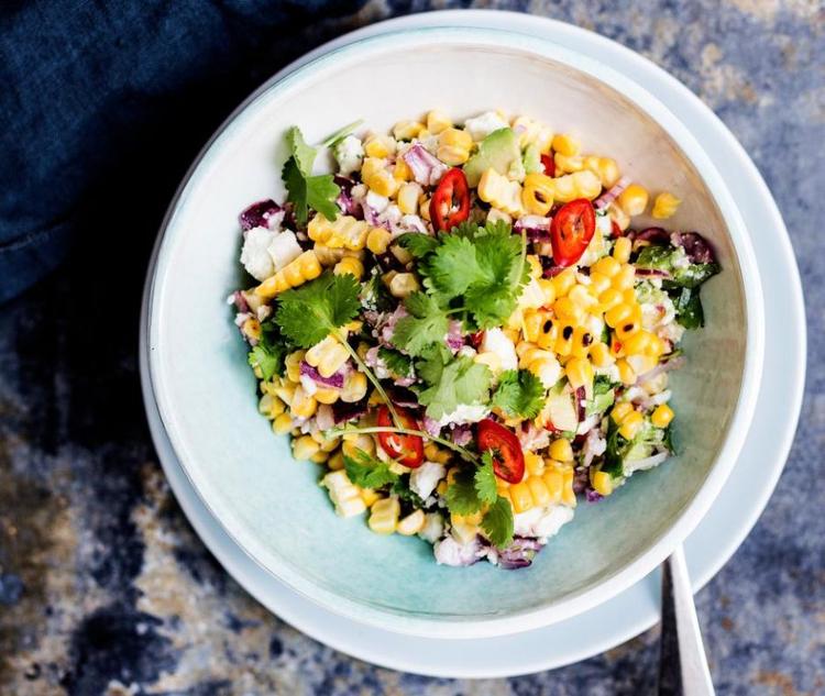 Miks. Grillede søde majs med salt feta, stærk chili og blød avokado er en vinder. Ditte Ingemann
